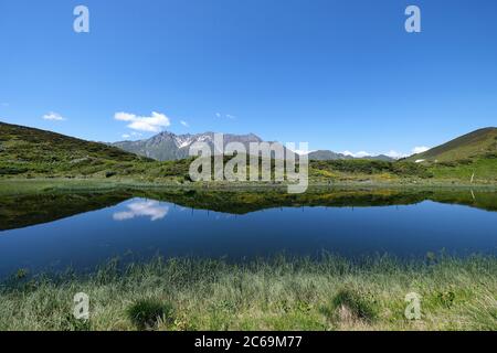 Bischol See am Bischolpass, Beverin, Kanton Graubünden, Schweiz. Stockfoto