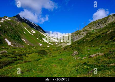 Nebel am Nufenenpass, Lepontine Alpen, Schweiz Stockfoto