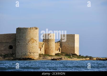 Das mittelalterliche Kizkalesi oder Deniz Kalesi oder Maidens Schloss in den Gewässern des Mittelmeers vor dem südlichen Ufer der Türkei Stockfoto