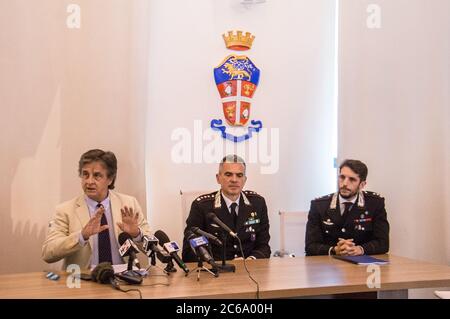 Mailand. Pressekonferenz Generalkommando Carabinieri für die Festnahme eines 38-jährigen Italieners für ISIS-Propaganda auf dem Foto von links Andrea Leo Kommandant ROS Mailand, der Ministerpräsident Alberto Nobili, Luca de Marchis Provinzoberst Carabinieri und Federico Palmieri (Carlo Cozzoli/Fotografmma, Mailand - 2020-07-08) p.s. la foto e' utilizzabile nel rispetto del contesto in cui e' stata scattata, e senza intento diffamatorio del decoro delle persone rapresentate Stockfoto