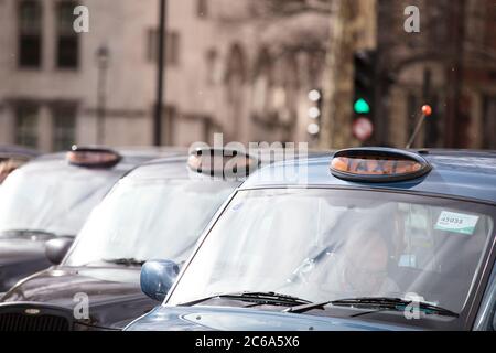 Taxis blockieren Straßen in Westminster aus Protest Stockfoto