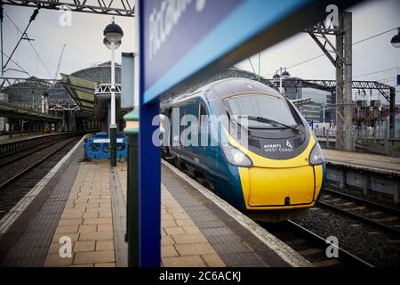 FirstGroup Trenitalia Avanti West Coast Bahnfranchie WCML West Coast Main line Alstom Class 390 Pendolino Zug von London nach Manchester im MCR Pic Stockfoto