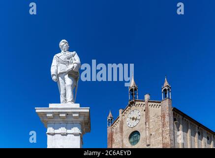 Italien Venetien Montagnana - Piazza Vittorio Emanuele II und Kathedrale Santa Maria Assunta Stockfoto