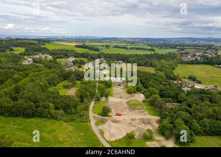 Luftaufnahme von Bangour Village, ehemaliges Psychiatric Hospital, West Lothian, Schottland. Das Gelände wird derzeit für die Wohnanlage umentwickelt. Stockfoto