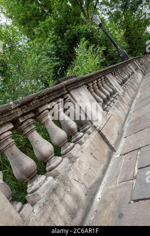 Die Baluster und architektonischen Details der Magdalen Brücke über den Fluss Cherwell in Oxford, England Stockfoto