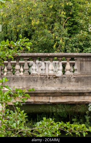 Die Baluster und architektonischen Details der Magdalen Brücke über den Fluss Cherwell in Oxford, England Stockfoto