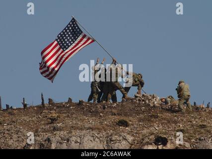 Fredericksburg, Texas, USA, Februar 19 2005: Historische Nachbildungen zeigen Szenen aus den US-Militärkämpfen im Pazifik gegen Japaner während des Zweiten Weltkriegs vor dem Publikum auf dem Gelände des National Museum of the Pacific war. ©Bob Daemmrich Stockfoto