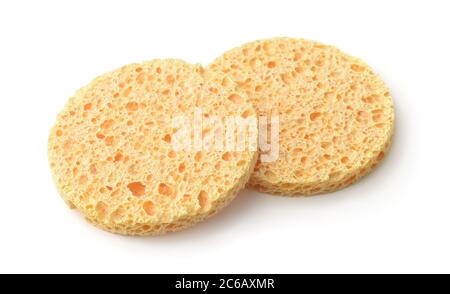 Zwei runde Gesichtskosmetik Schwämme isoliert auf weiß Stockfoto
