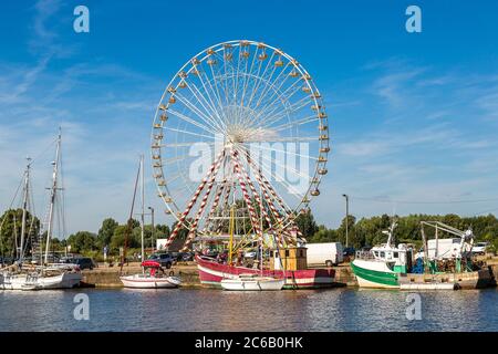 Vintage Retro Riesenrad in Honfleur in einem schönen Sommertag, Frankreich Stockfoto