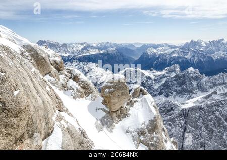 Landschaftlich reizvolle Bergpanorama im Winter Stockfoto