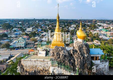 Taung Kew Paya auf Felsen gebaut, Loikaw, Kayah Staat, Myanmar (Burma), Asien Stockfoto