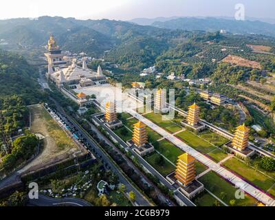 Luftaufnahme des Klosters Fo Guang Shan, Berg Fo Guang (Shan), Taiwan, Asien Stockfoto