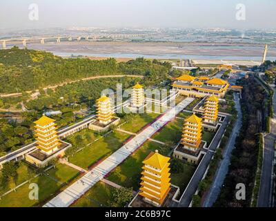 Luftaufnahme des Klosters Fo Guang Shan, Berg Fo Guang (Shan), Taiwan, Asien Stockfoto
