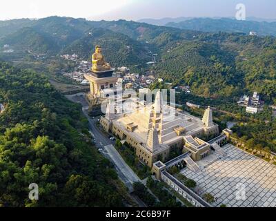 Luftaufnahme des Klosters Fo Guang Shan, Berg Fo Guang (Shan), Taiwan, Asien Stockfoto