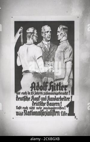 Wahlplakat zur Wahl des Reichspräsidenten am 31. Juli 1934 Heinrich Hoffmann fotografiert 1934 Adolf Hitlers offizieller Fotograf und ein Nazi-Politiker und Verleger, der Mitglied des innigen Hitlerkreises war. Stockfoto