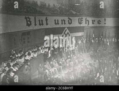 Jugendtreffen im Berliner Lustgarten Heinrich Hoffmann fotografiert 1934 Adolf Hitlers offizieller Fotograf und ein Nazi-Politiker und Verleger, der Mitglied des intime Zirkels Hitlers war. Stockfoto