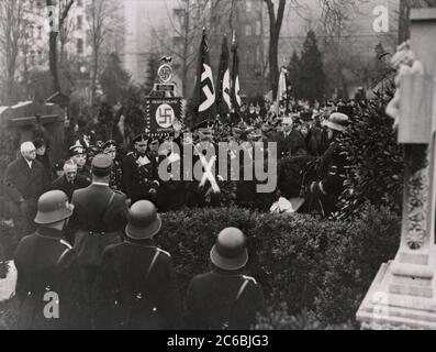 Beerdigung Himmler Heinrich Hoffmann fotografiert 1934 Adolf Hitlers offizieller Fotograf und ein Nazi-Politiker und Verleger, der Mitglied des intimen Hitlerkreises war. Stockfoto