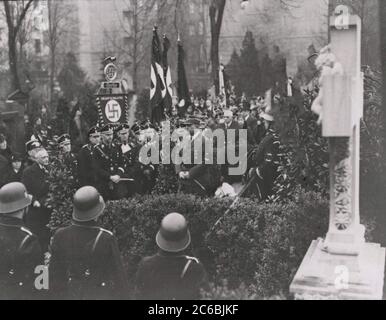 Beerdigung Himmler Heinrich Hoffmann fotografiert 1934 Adolf Hitlers offizieller Fotograf und ein Nazi-Politiker und Verleger, der Mitglied des intimen Hitlerkreises war. Stockfoto