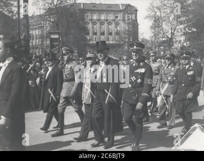 Überführung des türkischen Gesandten nach Berlin, Trauerzug - Meisner, Blomberg, Roehm, v. Neurath, Lammer Heinrich Hoffmann Fotografien 1934 Adolf Hitlers offizieller Fotograf, und ein Nazi-Politiker und Verleger, der Mitglied des intime Zirkels Hitlers war. Stockfoto