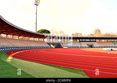 Blick auf das Stadion Asics Firenze Marathon, das Luigi Ridolfi gewidmet ist, in der Stadt Florenz in der Toskana in Italien Stockfoto