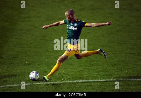 Jayden Stockley von Preston North End erzielt das zweite Tor seiner Spielseite während des Sky Bet Championship-Spiels in Hillsborough, Sheffield. Stockfoto