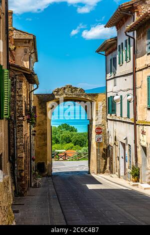 Castiglione del Lago, Umbrien, Italien, ein herrliches mittelalterliches Dorf am Ufer des Trasimenischen Sees, einst die Hauptstadt eines bedeutenden Markusades Stockfoto