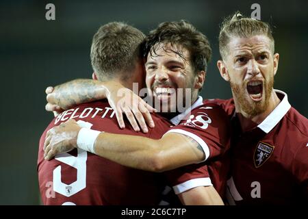 Turin, Italien. Juli 2020. Turin, Italien, 08. Juli 2020, Andrea Belotti, Simone Verdi und Cristian Ansaldi (Turin) feiern nach dem Tor bei Torino gegen Brescia - italienische Serie A Fußballspiel - Credit: LM/Claudio Benedetto Credit: Claudio Benedetto/LPS/ZUMA Wire/Alamy Live News Stockfoto