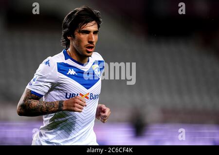 Turin (Italien), 08. Juni 2020. Italienische Seria A. Sandro Tonali von Brescia Calcio während der Serie EIN Spiel zwischen Turin FC und Brescia Calcio. FC Turin gewinnt 3-1 gegen Brescia Calcio. Quelle: Marco Canoniero/Alamy Live News Stockfoto