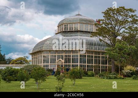 Dublin, Irland - JUN 03 2019: Gewächshaus im National Botanic Garden in Glasnevin, Dublin, Irland Stockfoto