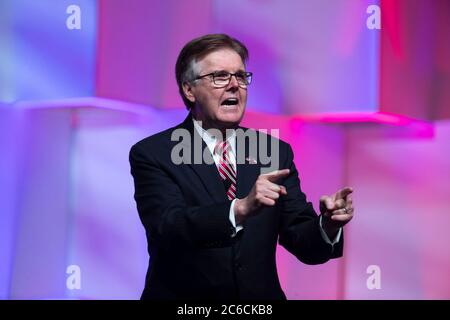 Texas Lt. Gov. DAN PATRICK spricht zu den Delegierten bei der 2018 Republican Party of Texas Convention am 15. Juni 2018. Die für Juli 2020 geplante persönliche Versammlung in Houston wurde aufgrund der Coronavirus-Pandemie in letzter Minute abgesagt. Stockfoto