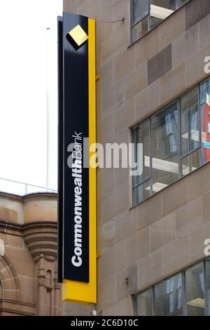 Eine Filiale der Commonwealth Bank of Australia (CBA) an der Ecke George Street und Market Street im zentralen Geschäftsviertel von Sydney. Stockfoto