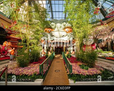 Las Vegas, 30. JUNI 2020 - Blick nach innen auf das Bellagio Conservatory & Botanical Gardens Stockfoto