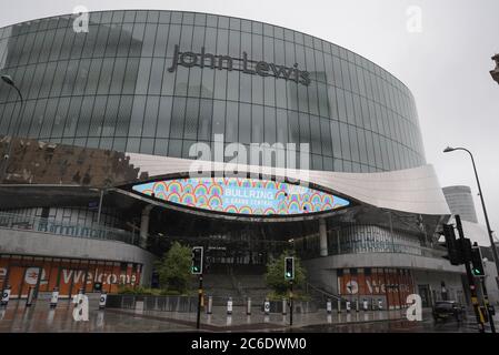 Birmingham, West Midlands, 9. Juli 2020. John Lewis hat angekündigt, dass acht Geschäfte nicht wieder eröffnet werden, darunter auch der Grand Central-Flagship-Store in Birmingham, der erst im September 2015 im Rahmen einer großen Umgestaltung der New Street Station in Höhe von 600 Millionen Pfund eröffnet wurde. Das Geschäft wurde als großer Erfolg im JL-Geschäft angesehen. Quelle: Stop Press Media/Alamy Live News Stockfoto