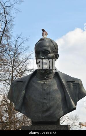 MINSK, WEISSRUSSLAND - 2. MAI 2016: Felix Dserschinsky Denkmal in der Stadt Boulevard. Dserschinski ist am besten für die Gründung und Entwicklung der sowjetischen secr bekannt Stockfoto