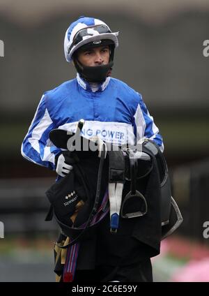 Jockey Silvestre de Sousa während des Tages eines der Moet und Chandon Juli Festival auf Newmarket Racecourse. Stockfoto