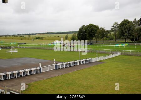 Bear Force One von William Buick (orange Seide) geritten gewinnt die jede Art Extra bei bet365 Handicap während des ersten Tages des Moet und Chandon Juli Festival auf Newmarket Racecourse. Stockfoto