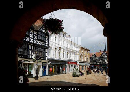 Shrewsbury Stadtzentrum in Shropshire der Platz Paderstian Einkaufsviertel vom Old Market Gebäude Stockfoto