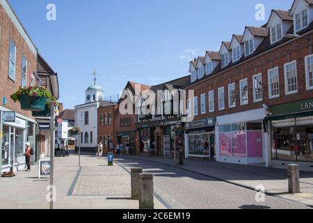 Blick auf die Henley Street in Stratford upon Avon in Warwickshire in Großbritannien aufgenommen am 22. Juni 2020 Stockfoto