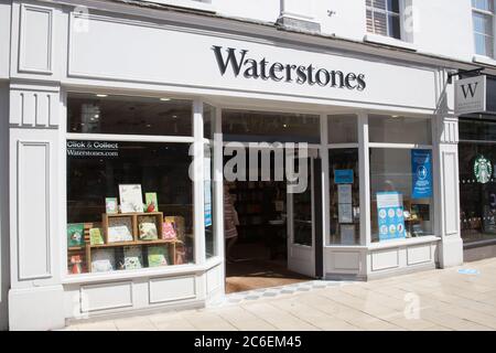 Die Waterstones Buchhandlung in Stratford upon avon in Warwickshire in Großbritannien wurde am 22. Juni 2020 aufgenommen Stockfoto