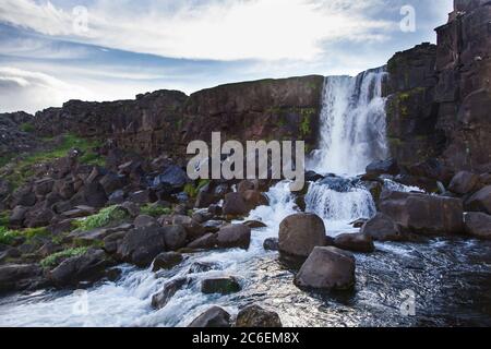 Thingvellir Nationalpark - berühmte Gegend in Island direkt an der Stelle, wo die atlantischen tektonischen Platten treffen. Stockfoto