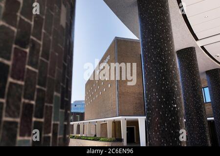 Ehemalige BBC Television Center jetzt BBC Studios und Wohnanlage White City London Stockfoto