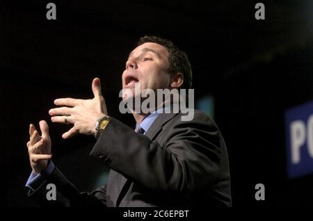 Grapevine, Texas, USA, Mai 2005: Motivational Speaker Garrison Wynne of Houston spricht zu einem Geschäftsessen während der jährlichen Konferenz der Texas Apartment Association. Nur für redaktionelle Zwecke. ©Bob Daemmrich Stockfoto