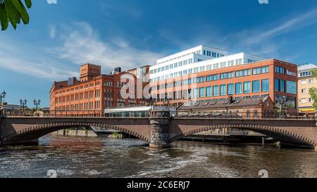 NORRKOPING, SCHWEDEN - 13. JUNI 2020: Das Universitätsgebäude von Linkoping in Norrkoping, Schweden. Stockfoto