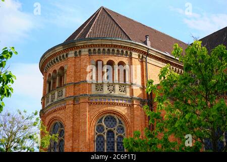 Architektonisches Detail der Johanneskirche am Martin-Luther-Platz in der Düsseldorfer Innenstadt. Es wurde 1881 erbaut. Stockfoto