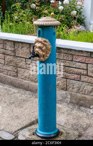 Öffentlicher Hahn in Footdee oder Fittie, einer alten Fischergemeinde am östlichen Ende des Hafens von Aberdeen, die jetzt Teil der Stadt und ein Naturschutzgebiet ist. Stockfoto