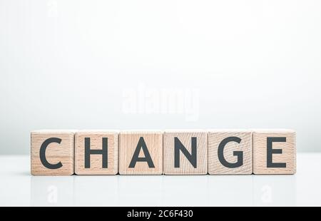 Ändern Sie das Wort, das mit Bausteinen erstellt wurde. Stockfoto