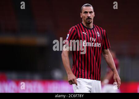 Mailand (Italien) - 07. Juli 2020. Italienische Serie A. Zlatan Ibrahimovic von AC Mailand in Aktion während der Serie A Spiel zwischen AC Mailand und Juventus FC. Stockfoto