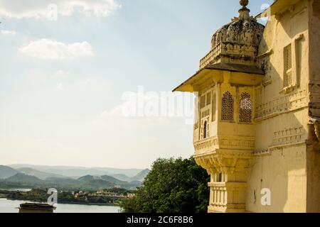 Die schöne Architektur von udaipur Stadtpalast Stockfoto