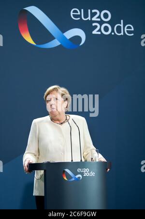 Berlin, Deutschland. Juli 2020. Bundeskanzlerin Angela Merkel (CDU) sprach vor ihrem Treffen im Bundeskanzleramt bei einer Pressekonferenz mit dem niederländischen Ministerpräsidenten Rutte. Quelle: Bernd von Jutrczenka/dpa Pool/dpa/Alamy Live News Stockfoto