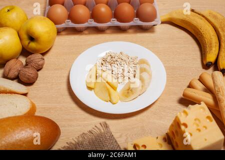 Kreatives Layout aus Früchten. Flach liegend. Stockfoto